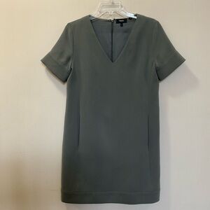 Theory V Neck Green Banded Shift Dress Short Sleeves Hidden Back Zip Size 4